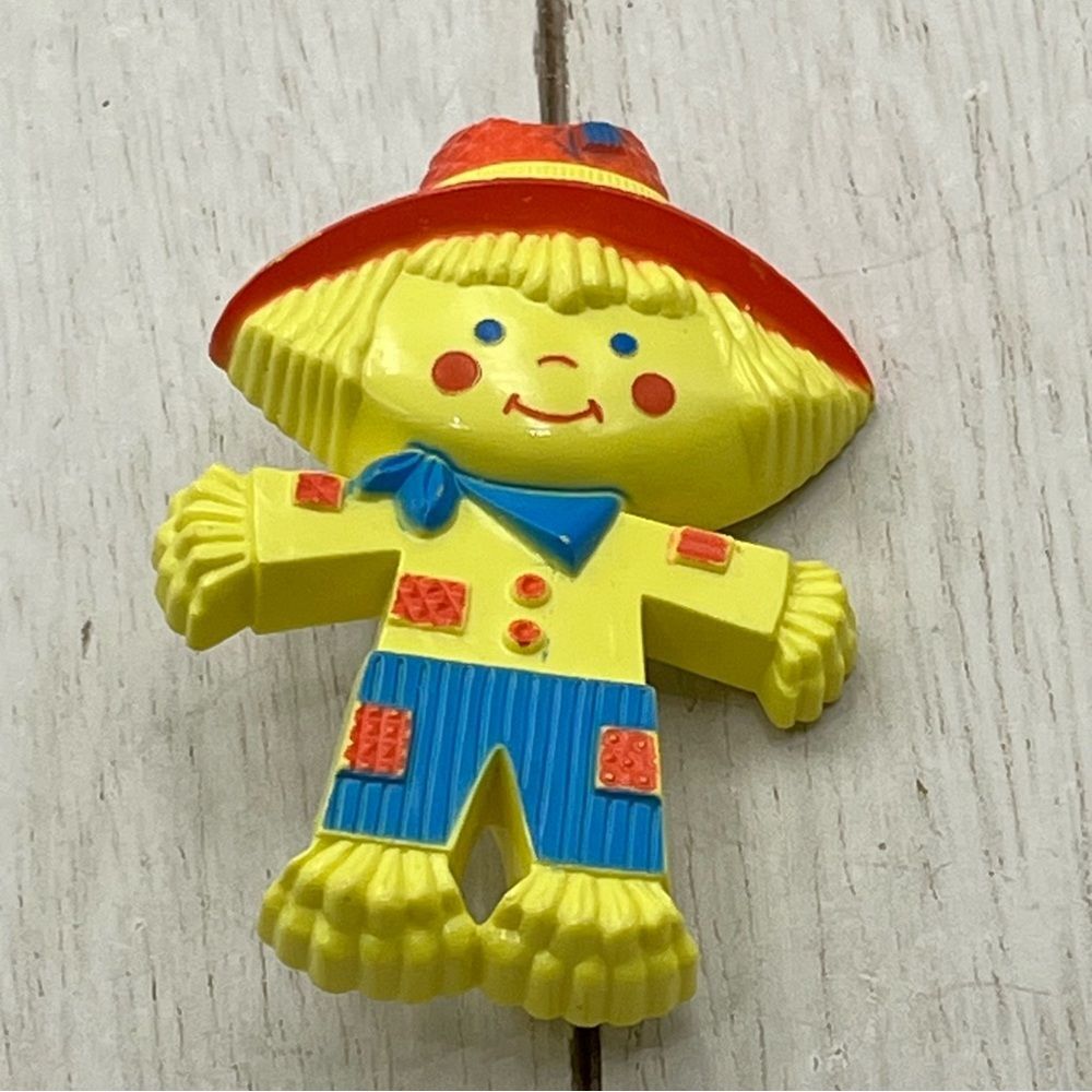 1975 Avon Fragrance Glace Scarecrow Fall Halloween Pin Brooch Jewelry